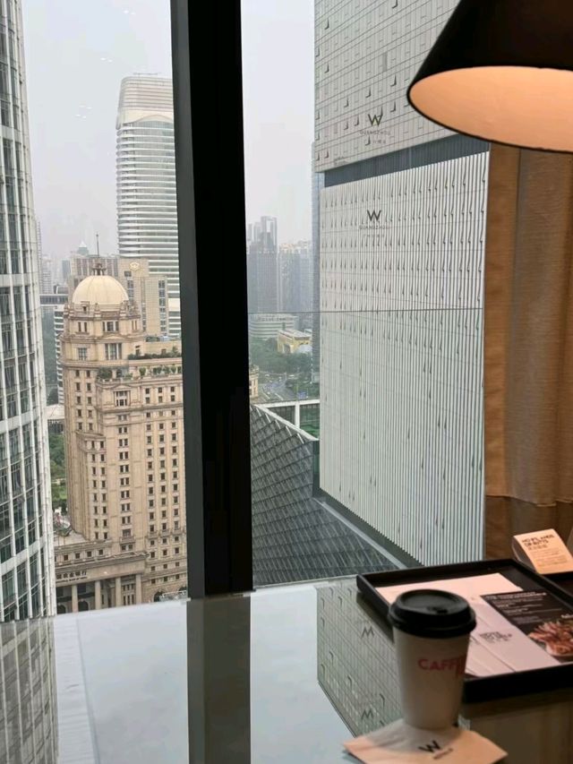 Guangzhou W Hotel which was very satisfying to go out and catch the plane 🇨🇳