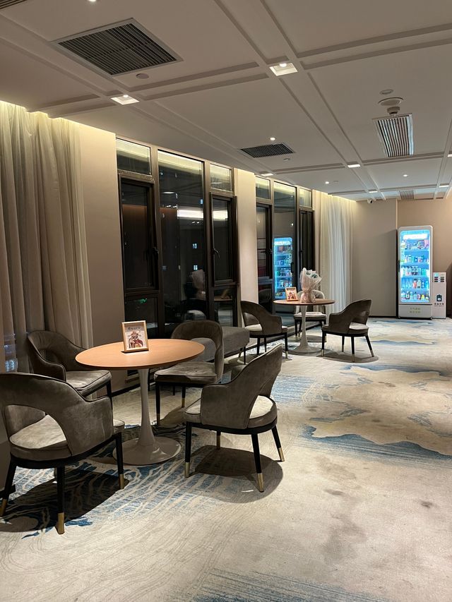 南京城下榻記｜米居酒店·落地窗裡的市井與詩意