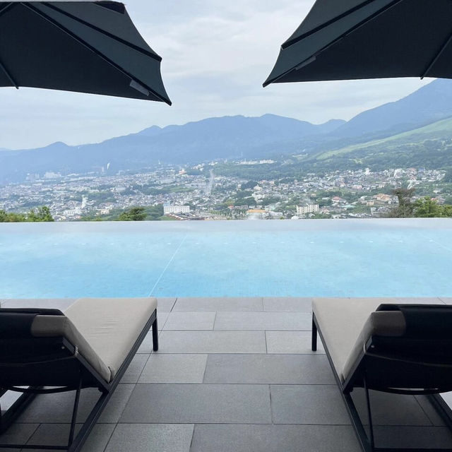 🌆日本必住！坐擁無邊泳池+溫泉私湯的夜景絕美酒店✨
