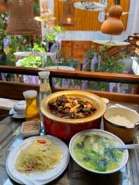 大理古鎮當地人都愛食嘅黃燜雞