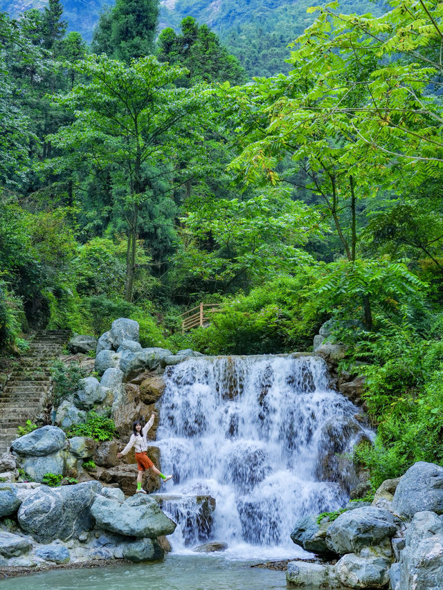 逃離成都40℃高溫！嚟呢度避暑行山玩水～