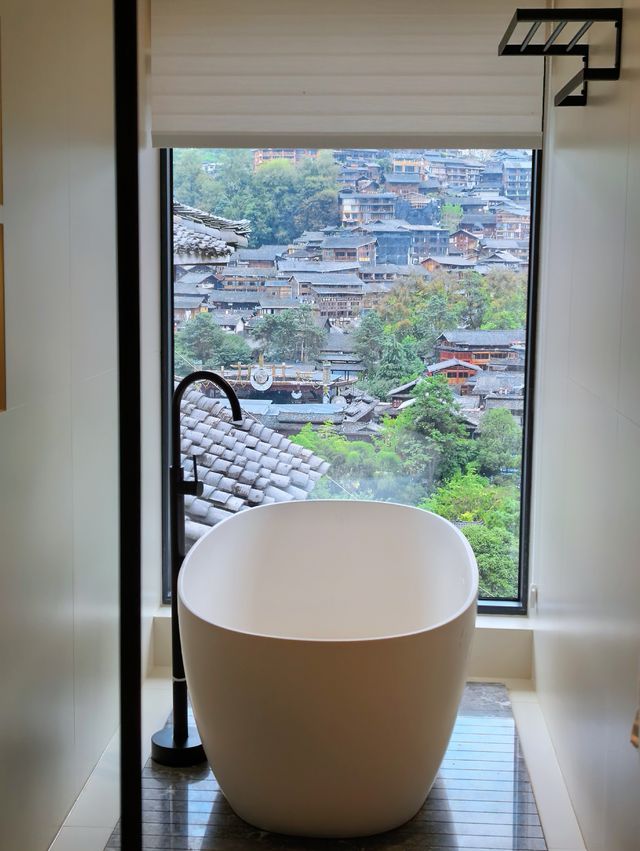 住進苗寨雲端！天合盛景讓我捨不得下山