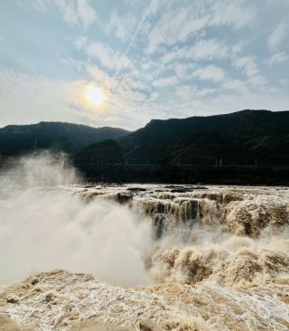 The Wonder of the Yellow River · Hukou Waterfall