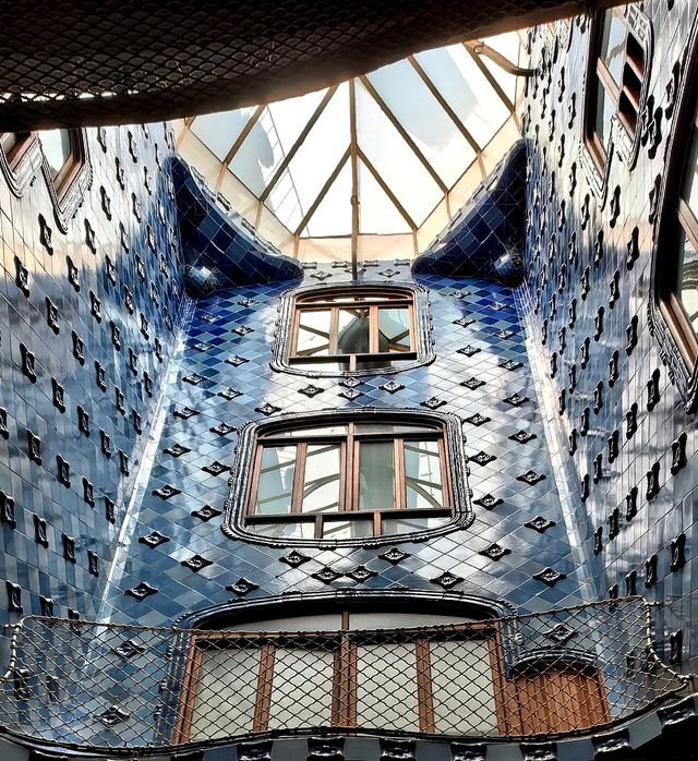 高迪魔幻建築巡禮 高迪魔幻建築巡禮
