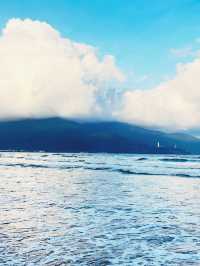 Da Nang East Sea Park: Where the Sky Dances with the Ocean! 🌊☁️