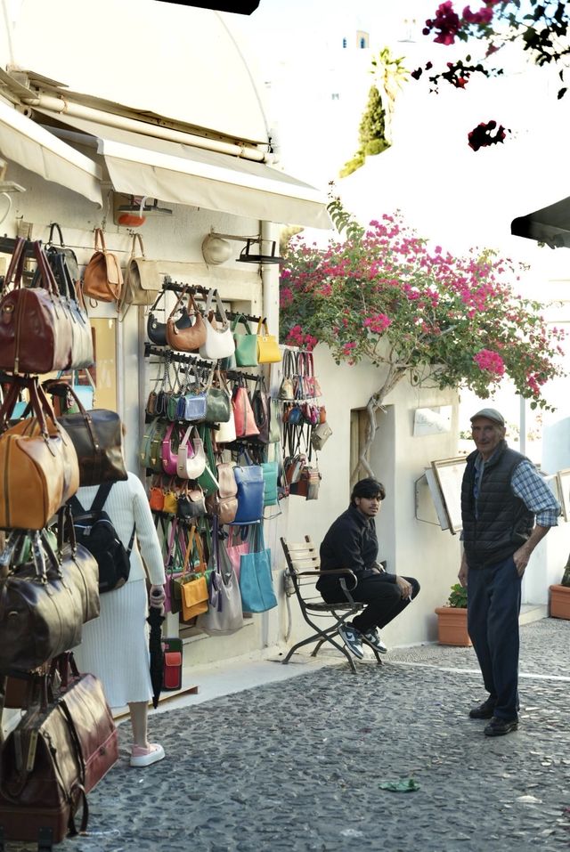 希臘聖托里尼・費拉小鎮｜午後到夜晚的藍白時光