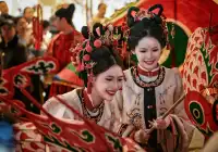 非遺魚燈銜著月光，游進了豫園的夢裡