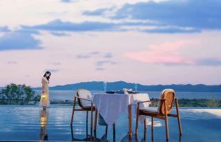 Relaxing Getaway at Fuxian Lake | Less Crowded, Beautiful Lesser-Known Ways to Experience Life