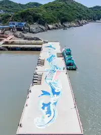 彩虹小島|闖入多巴胺色的漫畫世界