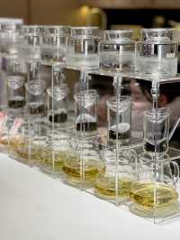 喧鬧小寨暗藏寧靜,在茶無心品淡雅時光