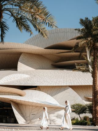 この18枚の写真のために、特別に子どもを連れてカタールへ行ってきました