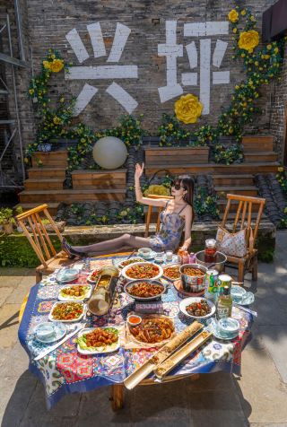 A hidden gem of a restaurant in Xingping Ancient Town. I finally got to eat there!