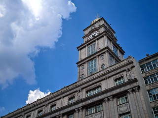 必ずチェックイン！哈薬六工場が「東洋のルーブル美術館」に変身 薬工場の中の芸術の奇跡