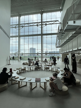 A Paper-Seeking Journey at the Contemporary Art Museum
