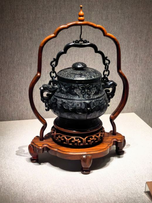 玉に刻まれし山河、匠の技が鋳る風華――中国工芸美術館の玉彫りの国宝を