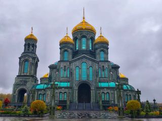 Храм из стали и железа — Храм Вооруженных Сил~