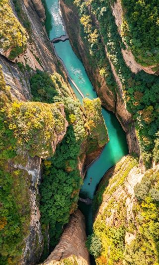 People in Shanxi are so tight-lipped—they've been hiding a grand canyon and didn't even tell us! It's perfect for National Day!
