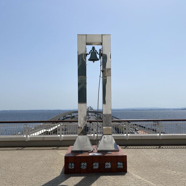 「海ほたるパーキングエリア」世界的にも珍しい人工島かつ360℃海の上のパーキングエリア