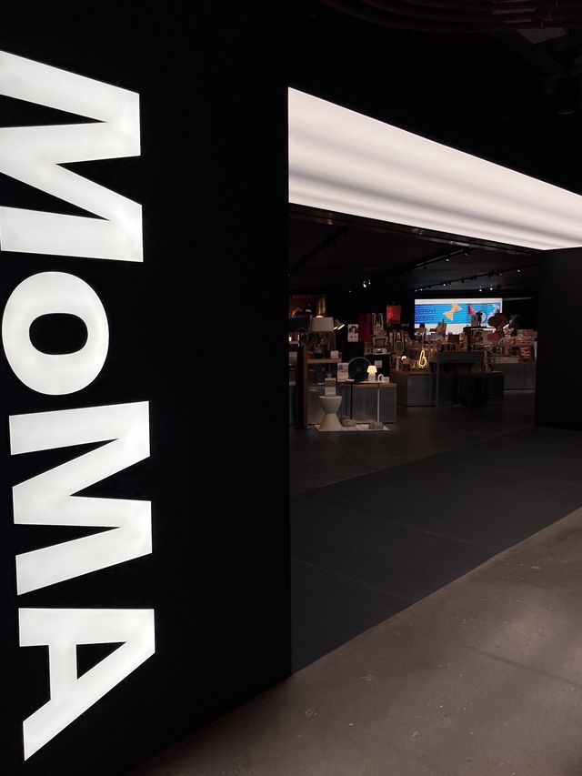 홍콩 K11 뮤제아 MoMA 디자인 스토어