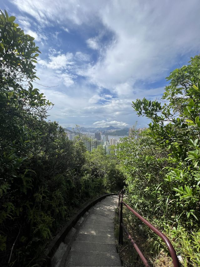Summer Hiking to the beach (Big Wave Bay)