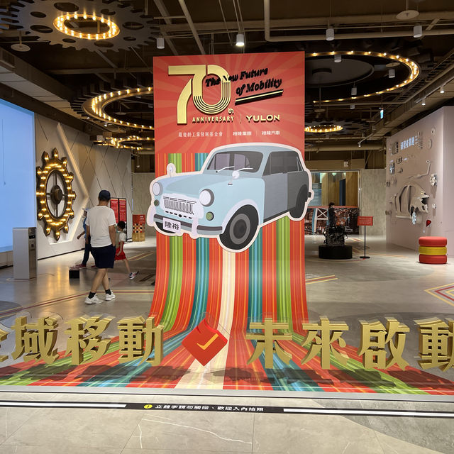 新店新地標-誠品生活 裕隆城