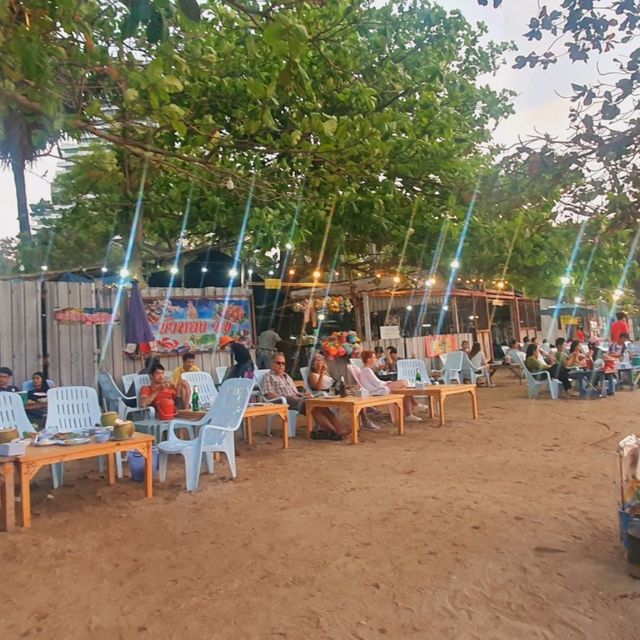 ชมพระอาทิตย์ตกที่หาดลับพัทยา