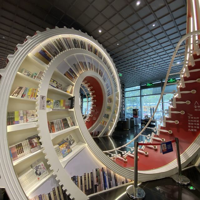「鍾書閣：文學與浪漫的寫意世界」