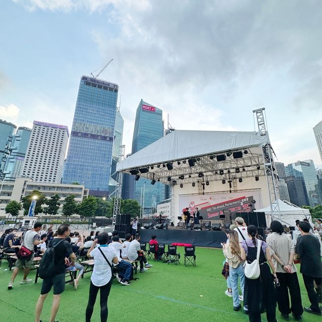 免費親子活動推介💁‍♀️ 中環海濱玩沙玩水兼跳彈床🤩 