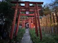 福岡・西公園。ライトアップが魅力の一つ『正一位中司孫太郎稲荷神社』
