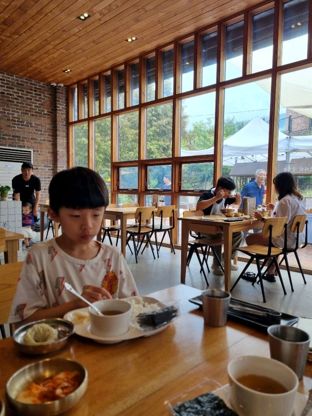 플리마켓과 함께 즐기는 감성 맛집