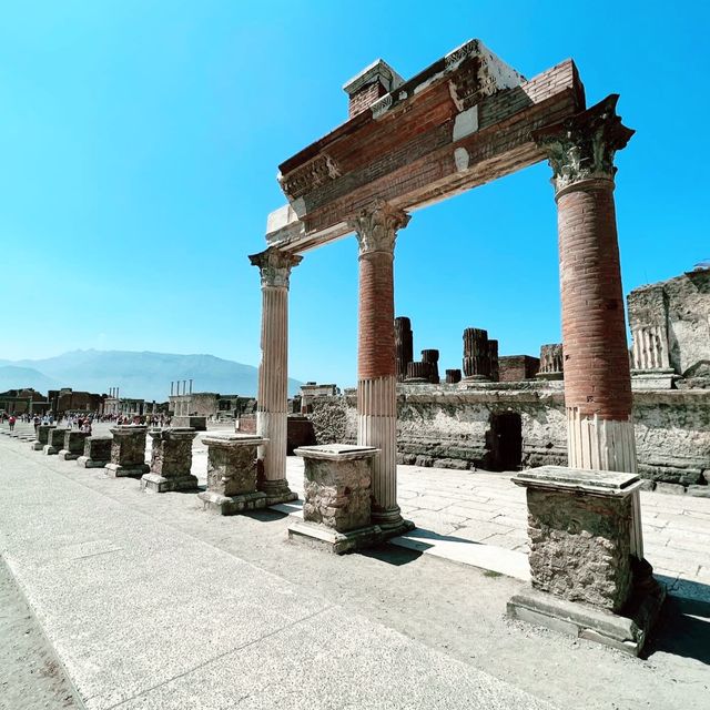 Ancient ruins @ Pompeii, Italy 🇮🇹