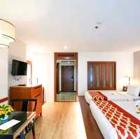 ลากแฟนไปนอนป่าตองสระว่ายน้ำปังๆที่TheRoyalParadise