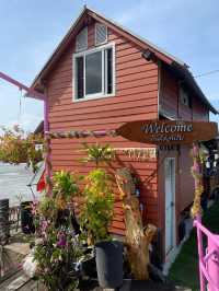 Pink boat ขนมจีนสีชมพู