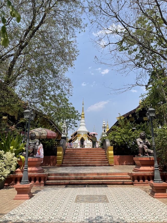 Wat Phra Thad Doi Phra Yarn