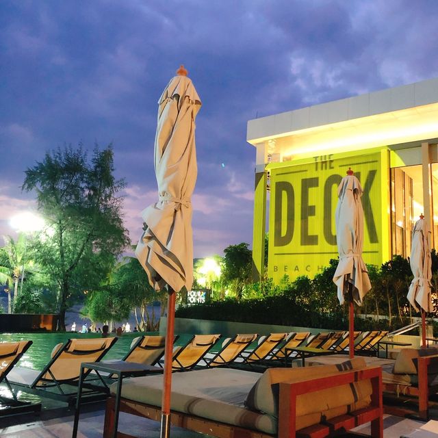 普吉島🇹🇭泰國🍹🍔歡樂時光📍 The Deck Beach Club Patong