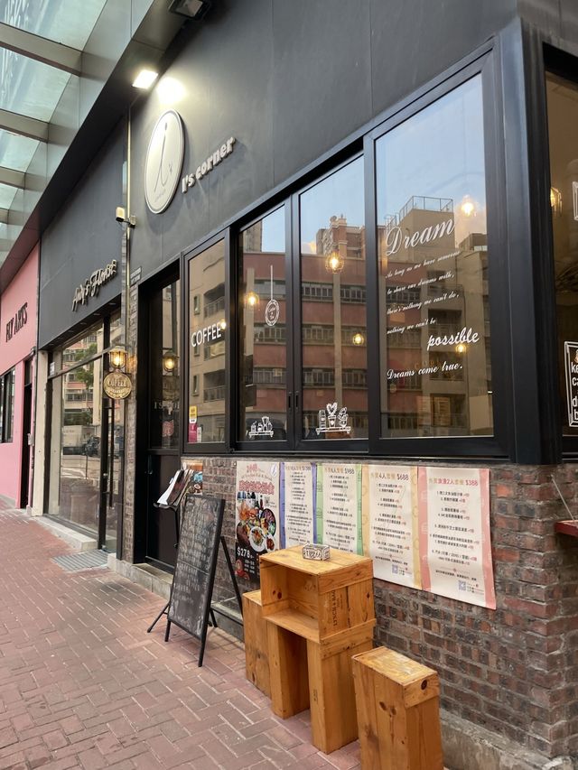 ߷土瓜灣在街角中的漢堡小店߷