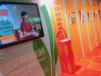 台北｜🧑🏻‍🎨👨‍🎨👩🏻‍🎨藝術走廊🎨 A11 3F | 轉角藝術 | 朱緹個展《心開的花市》