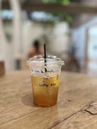 Transit Number 8 คาเฟ่สไตล์มินิมอล
