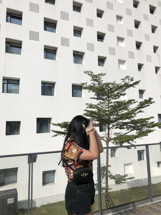 Amazing White Building in Shenzhen University 🤍🦢