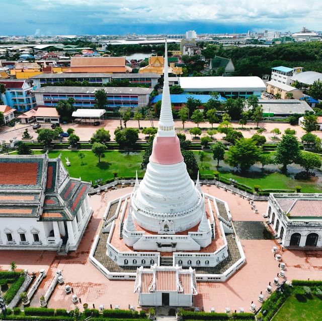 องค์พระสมุทรเจดีย์