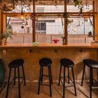 香港隱世轉角木系復古Cafe