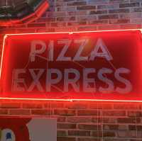 【渡韓記録】ソウル カロスキル PIZZA EXPRESS とにかく可愛いインスタ映え空間