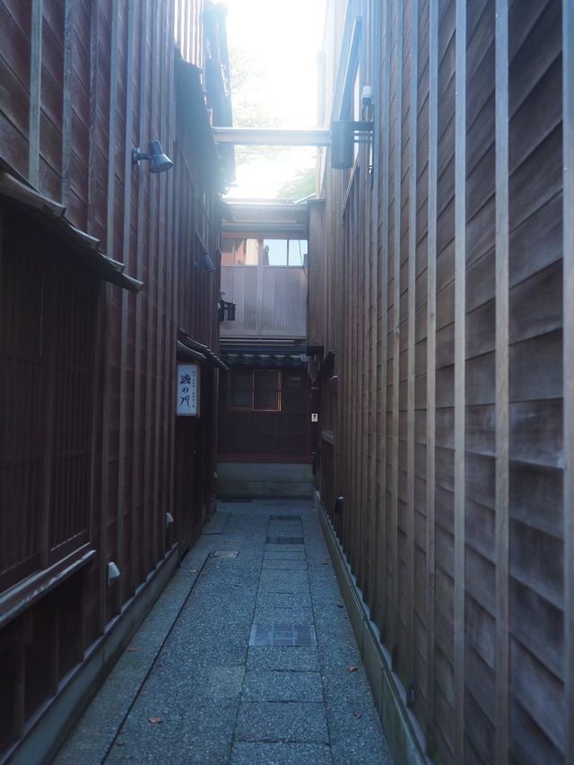 【金沢三茶屋街★】主計町茶屋街