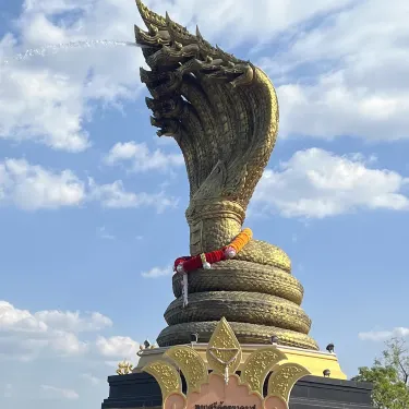 Quảng trường Phanom Nakha, tỉnh Nakhon Phanom | Trip.com ...