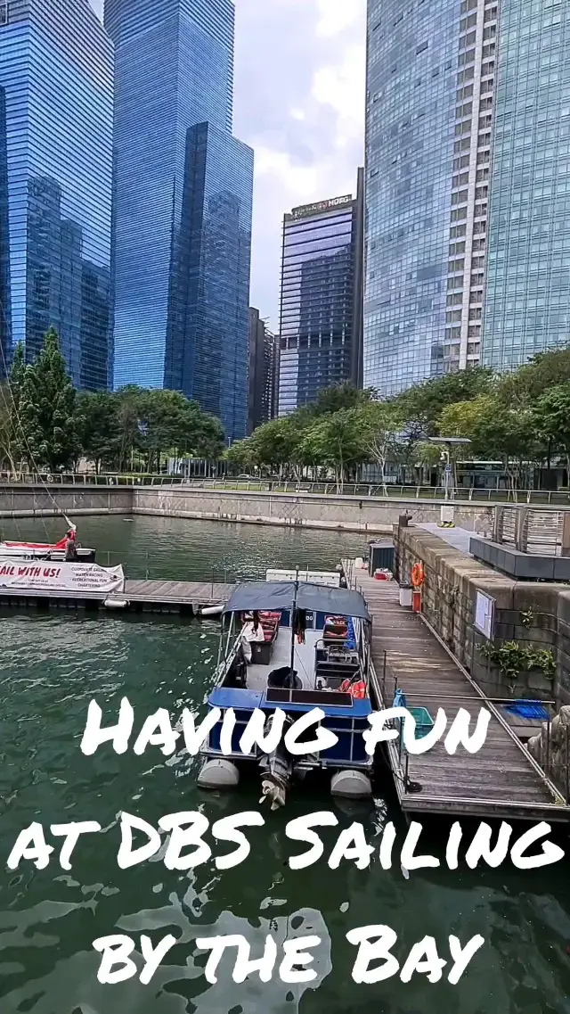 Sailing experience in Marina Bay