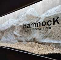 HAMMOCK เช้ามาคาเฟ่ ค่ำๆเท่ห์เป็นบาร์