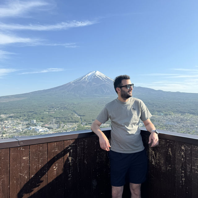 Basking in the Glory of Mount Fuji: A Perfect Day Under the Sun