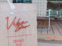 หลบร้านที่ร้าน Vibe bar เกาะล้าน