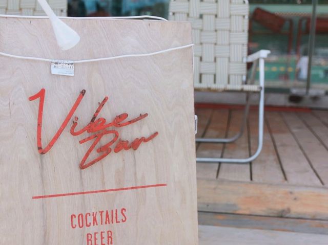 หลบร้านที่ร้าน Vibe bar เกาะล้าน