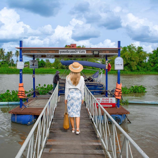 คาเฟ่ลับริมน้ำที่ต้องนั่งเรือเข้าไปเท่านั้น